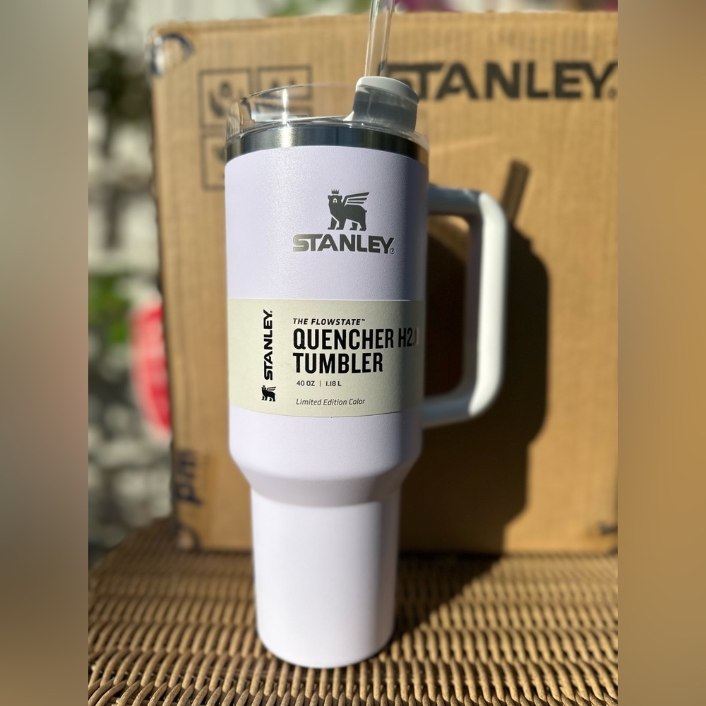 Stanley x Target Exclusive H2.0 40 oz Quencher - limited edition color Wisteria